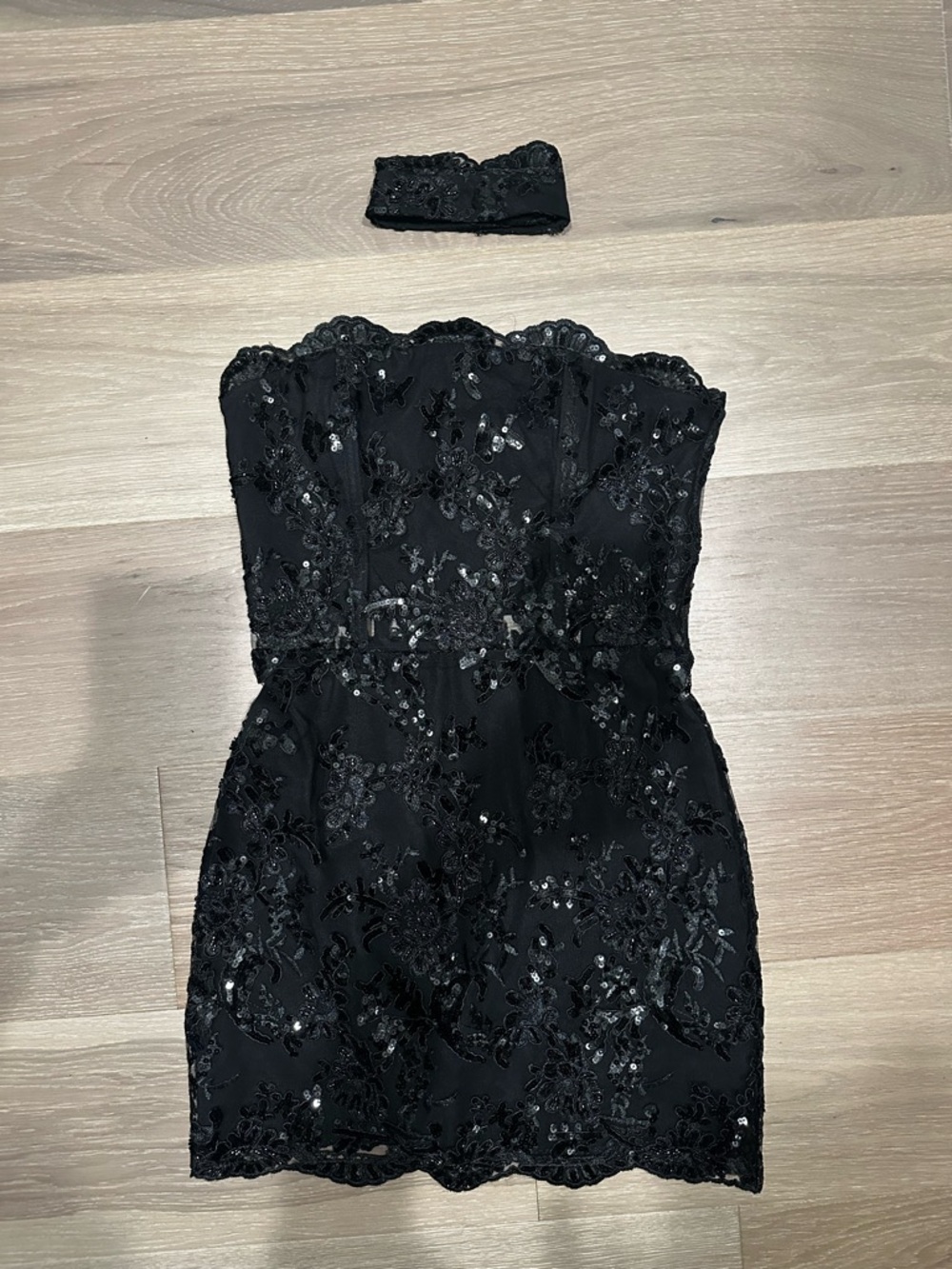 Alice + Olivia Black Strapless Embellished Midi Dress